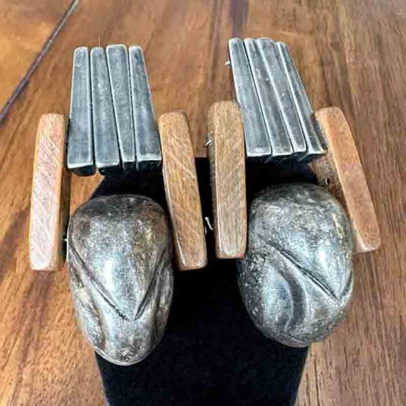 Vintage Modern Handmade Mask Clip On Earrings Pewter? Wood Tribal Easter Island - Picture 5 of 12